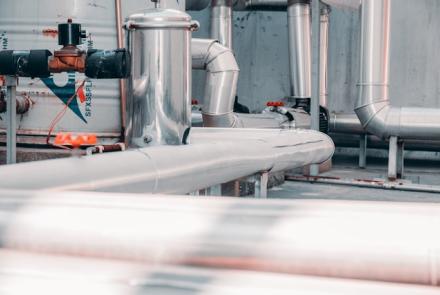 设备停机：企业损失与设备管理系统的价值